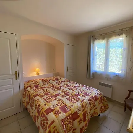 Maison Avec Piscine Couverte Et Terrasse Barbecue - 6 Couchages - Maxime - Fr-1-226-311 * סן-מקסים