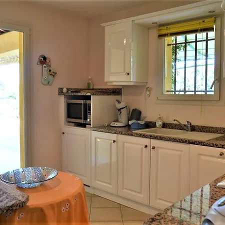 בית נופש Maison Avec Piscine Couverte Et Terrasse Barbecue - 6 Couchages - Maxime - Fr-1-226-311 סן-מקסים
